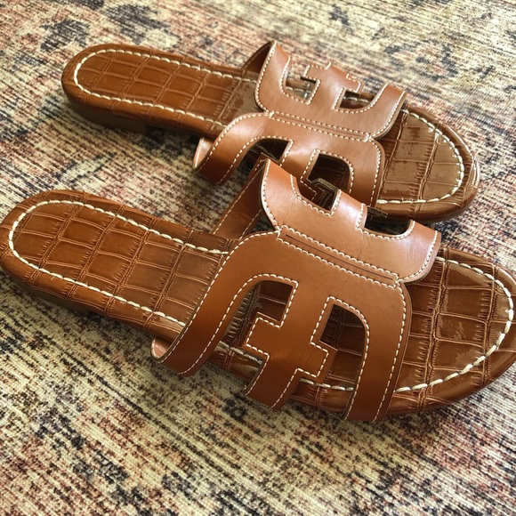Sandals - Picture 2 of 3